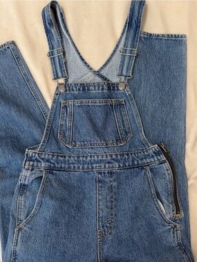 Levi’s Premium Mom Jeans Medium Wash Denim Overalls